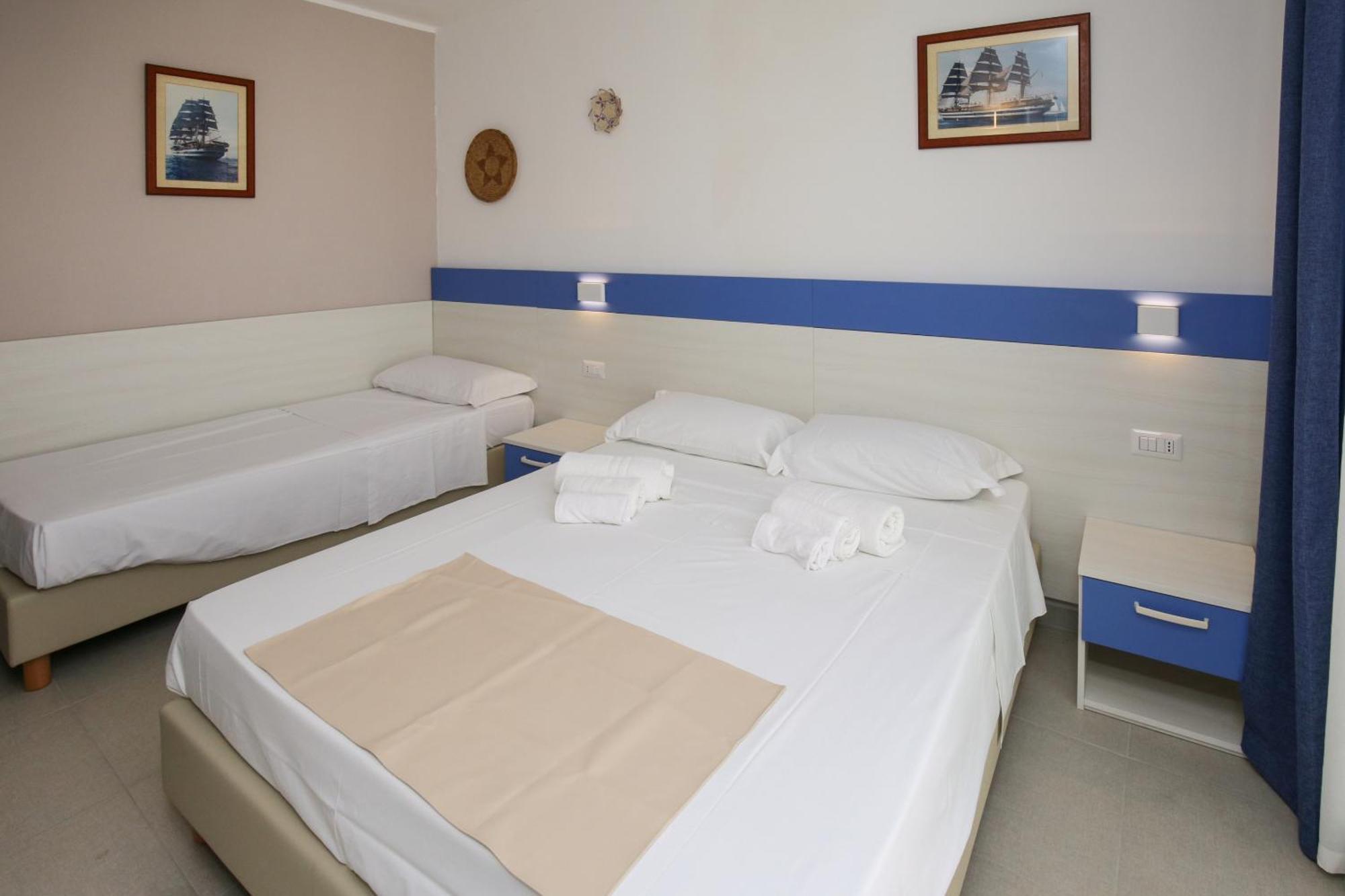 Hotel The Square Castelsardo Exterior foto